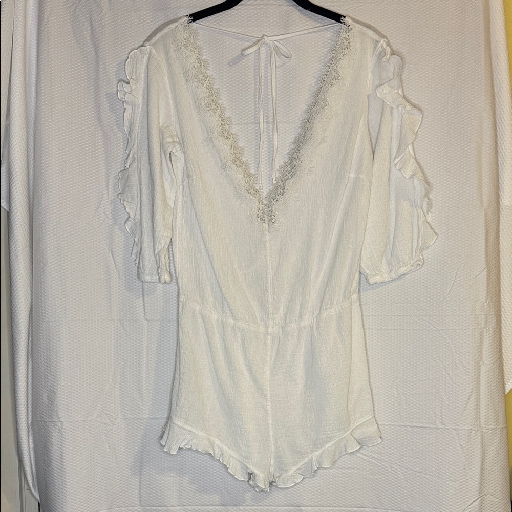 Victoria's Secret White Lace-Trimmed Chemise Romper Size M Plunge Neckline